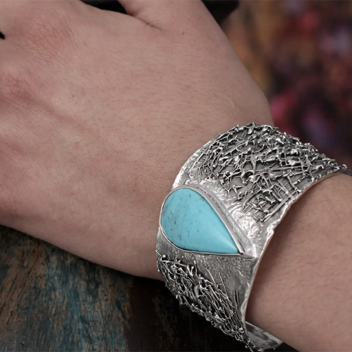 Is Stainless Steel Hypoallergenic and Safe for Sensitive Skin?