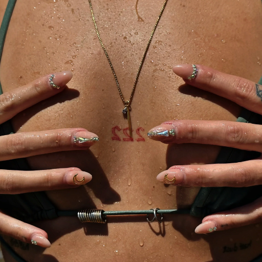 What Should You Do If Stainless Steel Jewelry Turns Skin Green?
