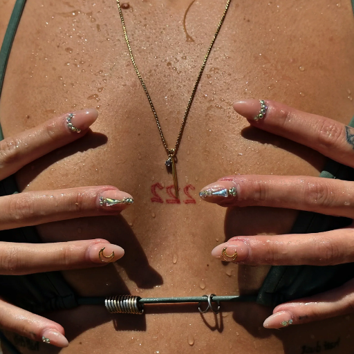 Is Stainless Steel Jewelry Likely to Turn Skin Green?