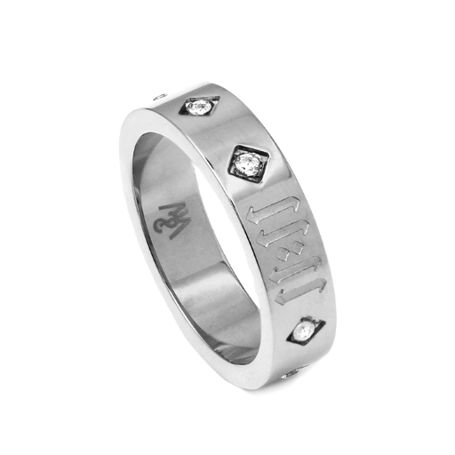 What are the Properties of Stainless Steel Alloys That Prevent Tarnish?