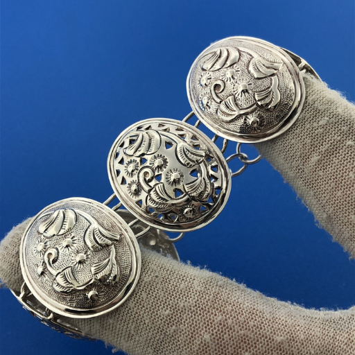 How Is Each Material Used in Jewelry?