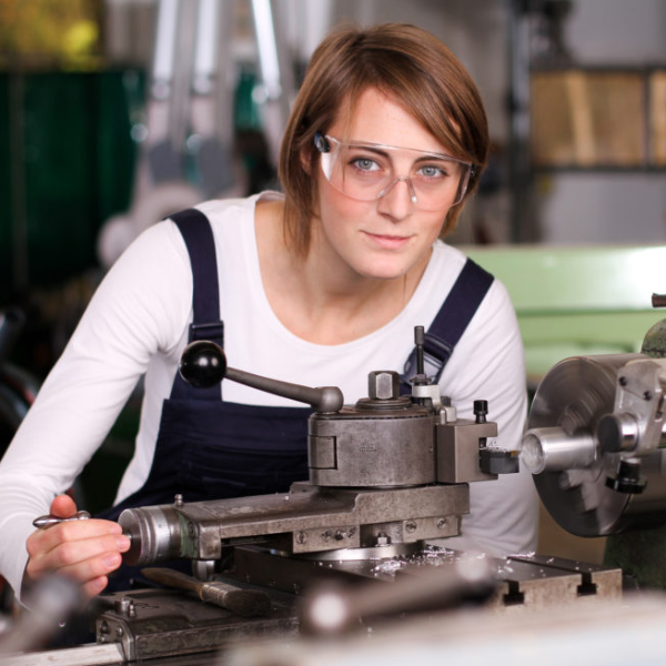 Sophie R., Electronics Manufacturer