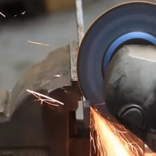 Comparing Tools for Cutting Stainless Steel